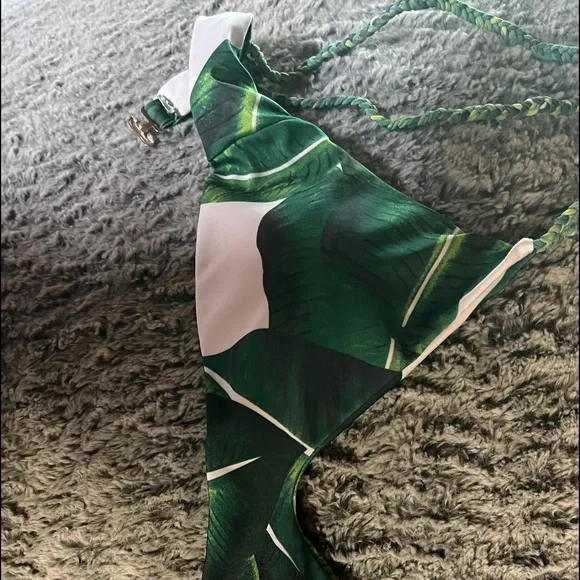 Green Leaf Bikini top size Small fits medium - Picture 2 of 3